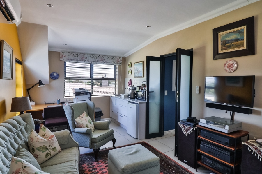 3 Bedroom Property for Sale in Sandbaai Western Cape